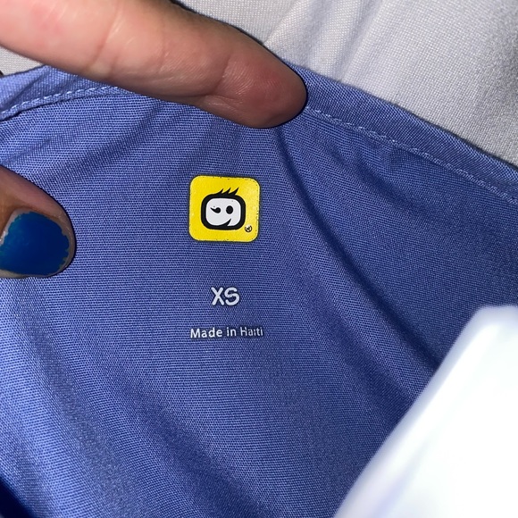 2 Wonder Wink Nurse Scrub Tops Size XS - Picture 7 of 11